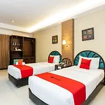 Reddoorz Plus @ Losari Beach Hotel