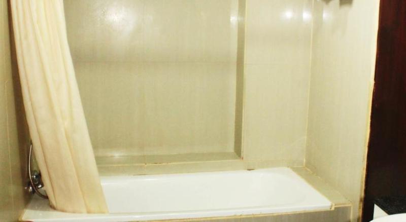 Hotel Reddoorz @ Losari