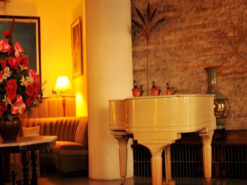 Hotel Reddoorz @ Losari 3*
