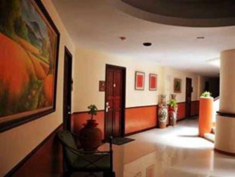 Reddoorz @ Losari Hotel