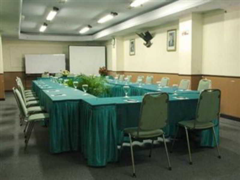 Hotel Reddoorz @ Losari Makassar