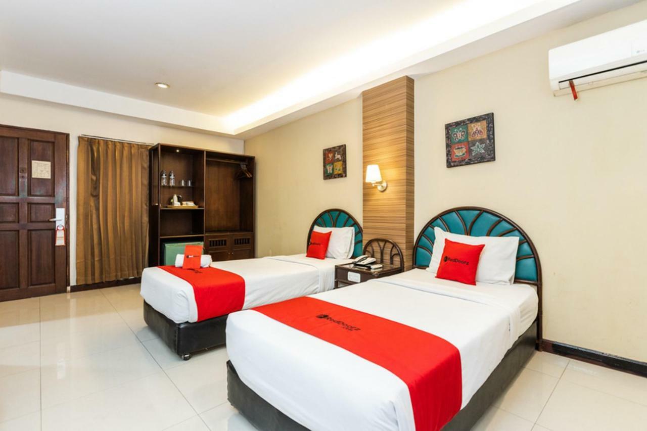 Reddoorz @ Losari Hotel