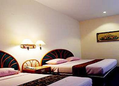 Hotel Reddoorz @ Losari 3*